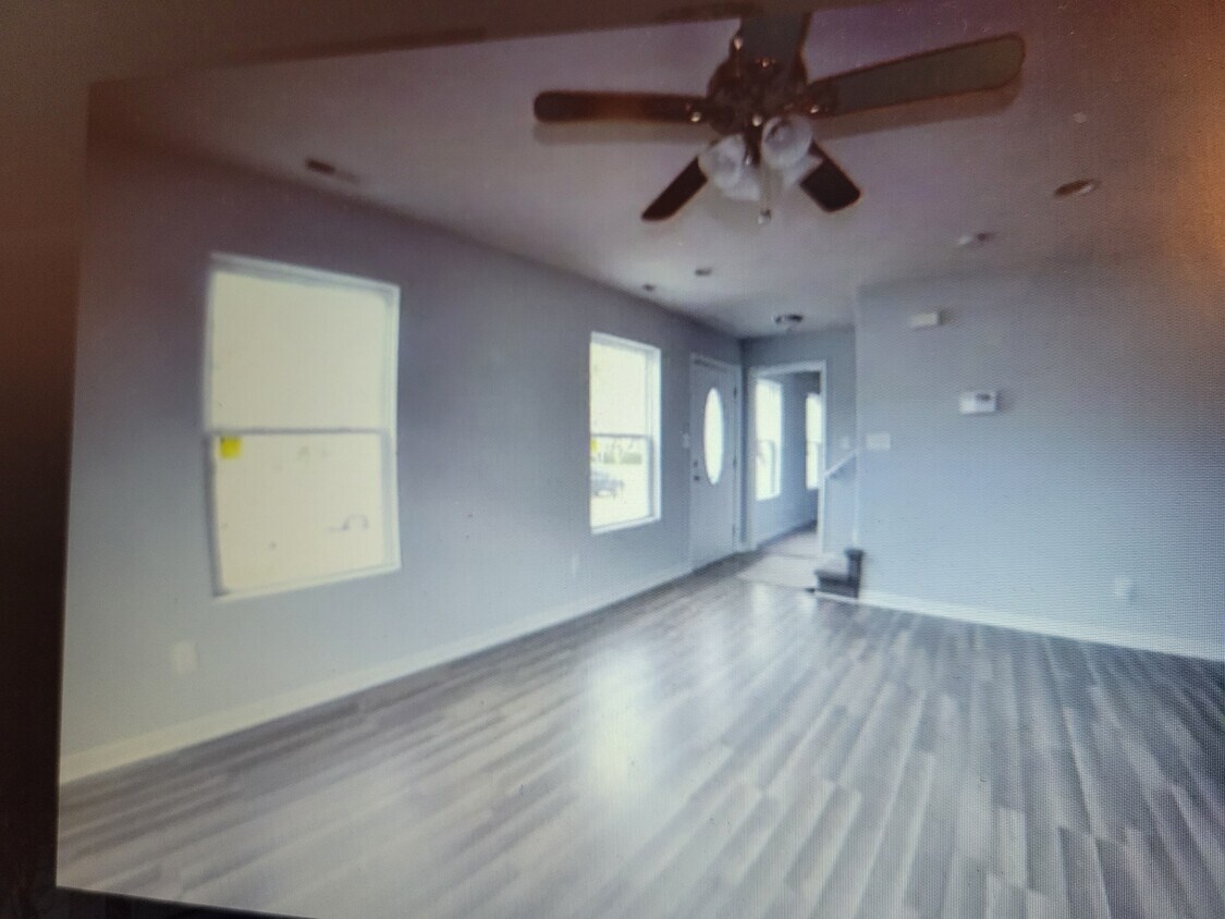 Building Photo - 513 Stockton Rd