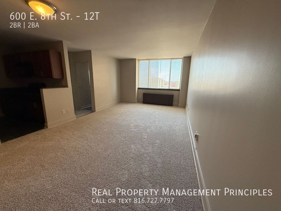 Foto principal - 600 E 8th St