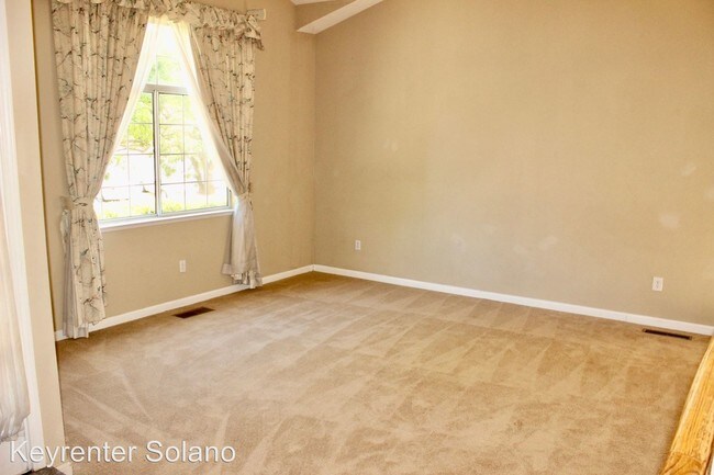 Building Photo - 4 br, 3 bath House - 2231 Silver Fox Circle