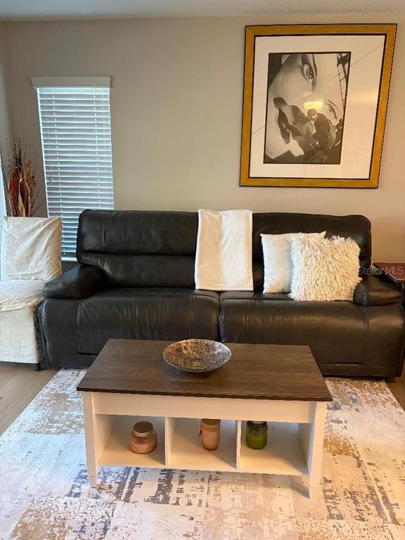 Foto del edificio - 1225 Pine Ridge Cir W