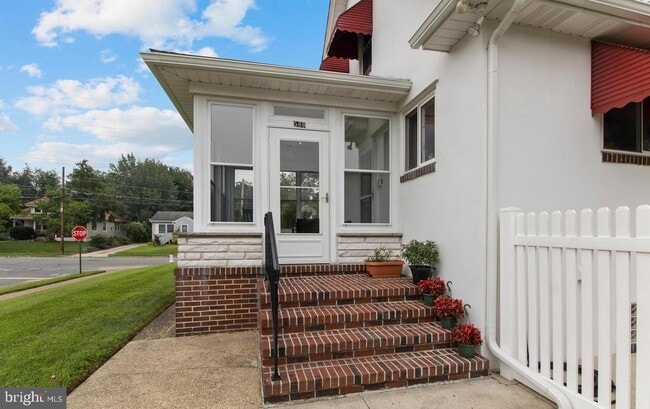 Building Photo - 500 Mantua Ave