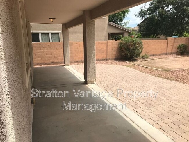 Building Photo - 18175 W Smokey Dr
