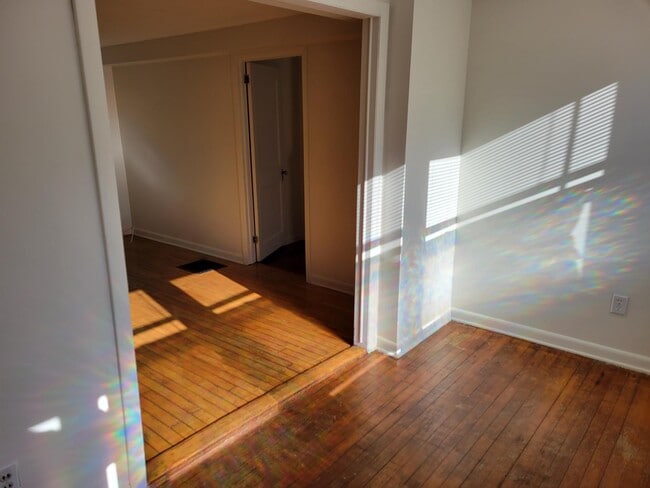 going in to living room - 297 Marlborough Rd