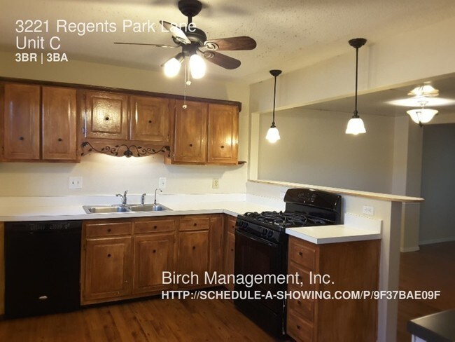 Building Photo - 3221 Regents Park Ln