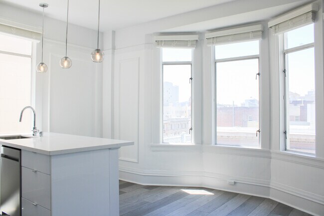 Building Photo - 626 Powell St