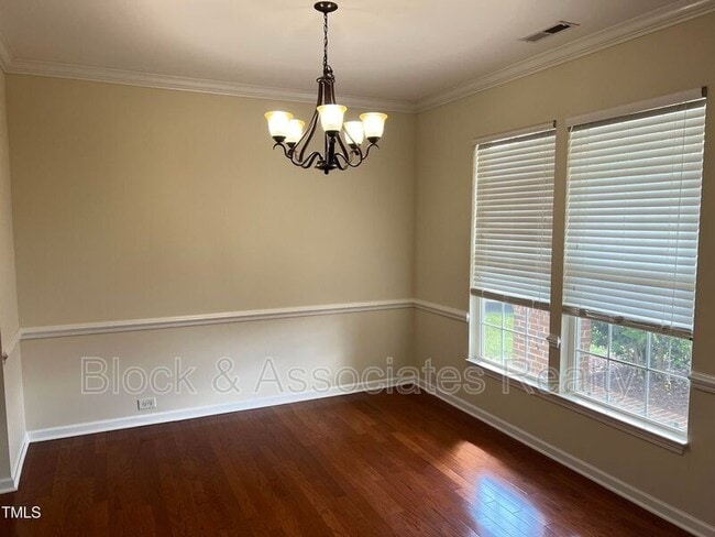 Building Photo - 522 Virginia Water Dr