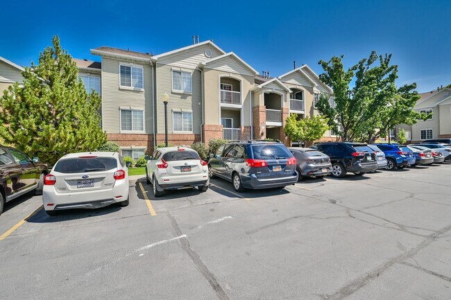Building Photo - 150 S 800 E