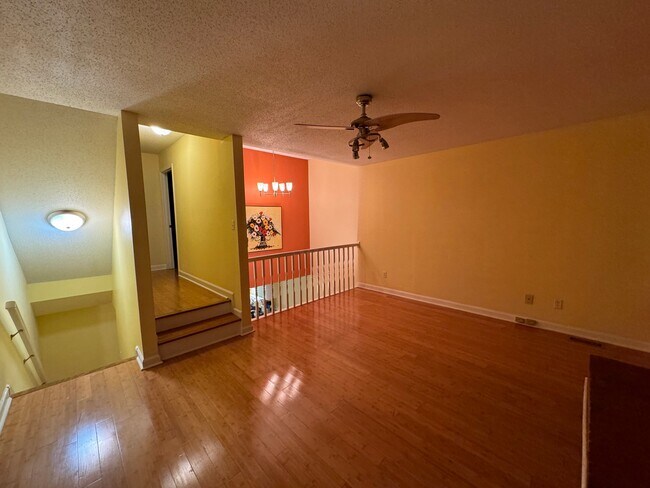 Building Photo - 129 Village Walk