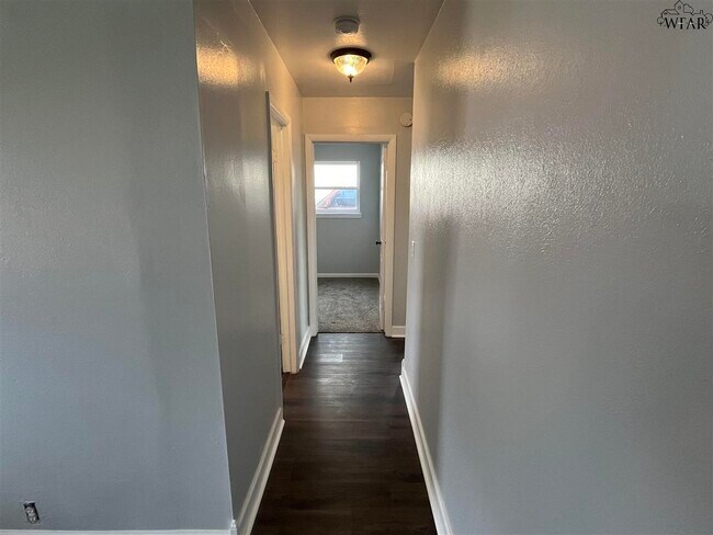 Building Photo - 2703 Palmetto Dr