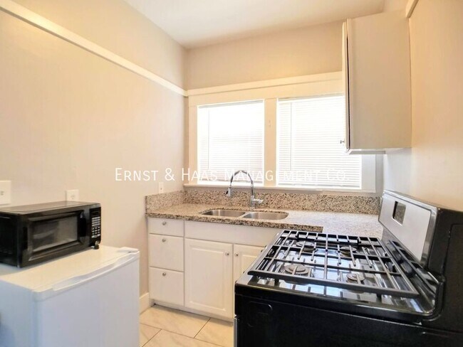 Foto del edificio - 354 Chestnut Ave