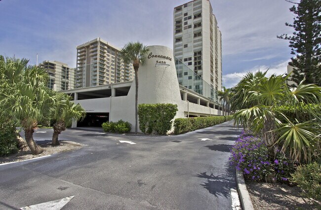 Building Photo - 5420 N Ocean Ave