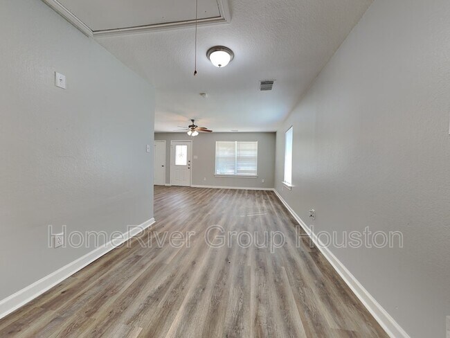 Foto del edificio - 11518 Roandale Dr