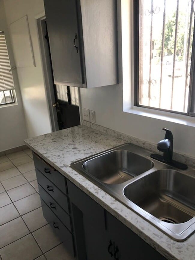 Building Photo - 9847 Loftus Dr