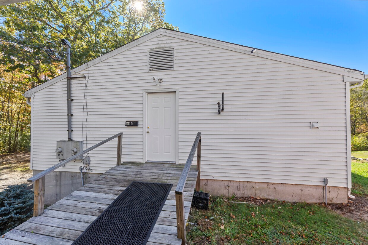 Foto principal - 497 Winthrop Rd