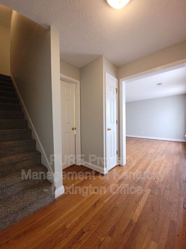 Foto del edificio - 620 Sherard Cir