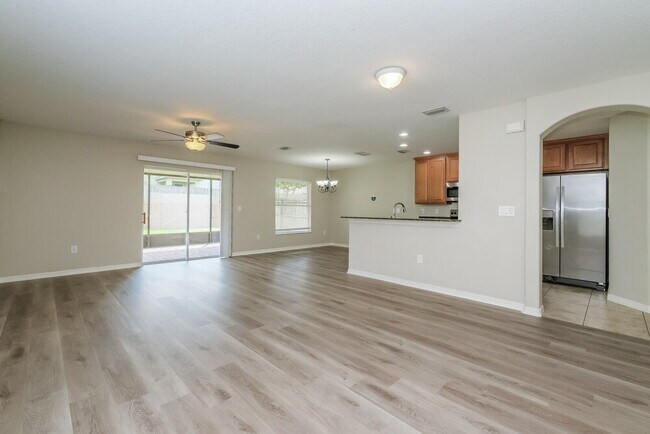 Foto del edificio - 3348 Thistledown Ln