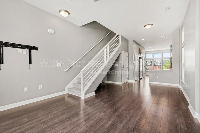 Building Photo - 506 New Bern Station Ct