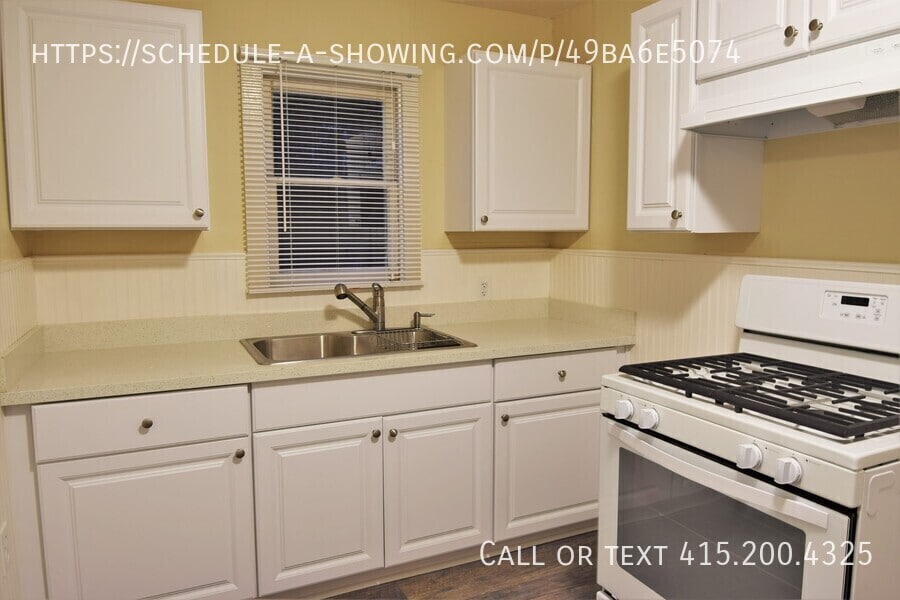 Primary Photo - Pet Friendly 1 Bedroom in Seaside!!