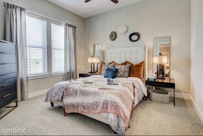Building Photo - 7125 Legacy Dr