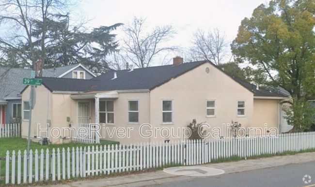 Building Photo - 3887 14th Ave