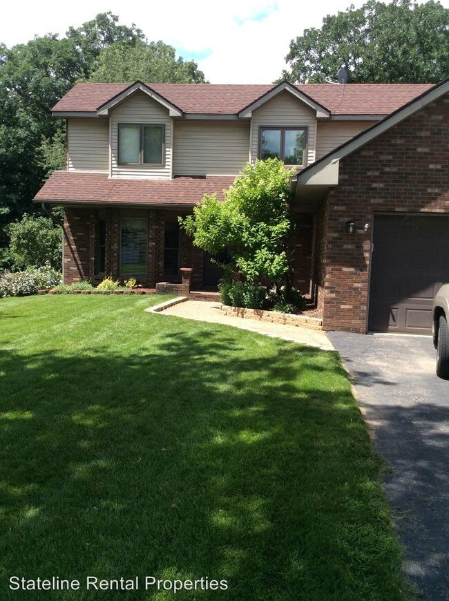104 Centralia Pl NE, Poplar Grove, IL 61065 House Rental in Poplar