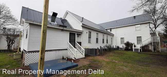 Building Photo - 1 br, 1 bath House - 201 E Main St. #201