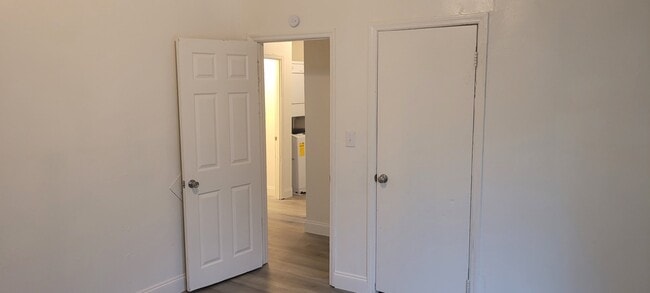 Building Photo - 113 Garland Ter