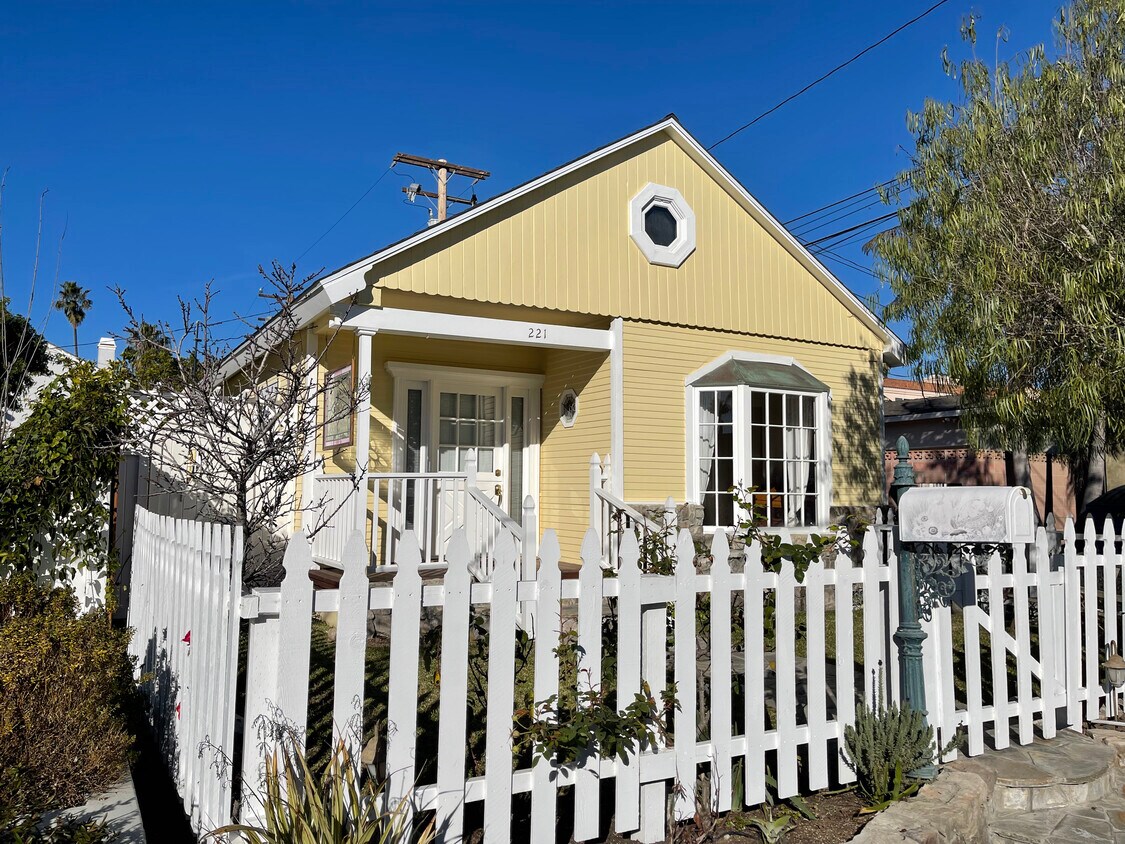 221 Geneva Ave, Huntington Beach, CA 92648 House Rental in Huntington