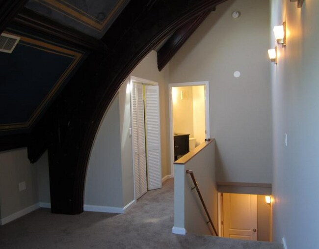 Building Photo - 27 Bow St