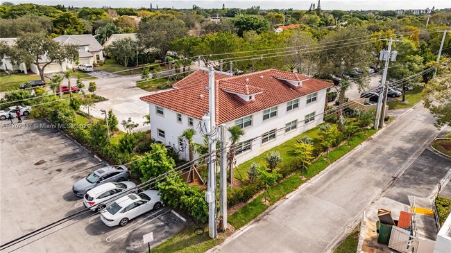 Foto del edificio - 2930 NW 92nd Ave