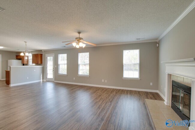 Foto del edificio - 105 Vandenberg Ln