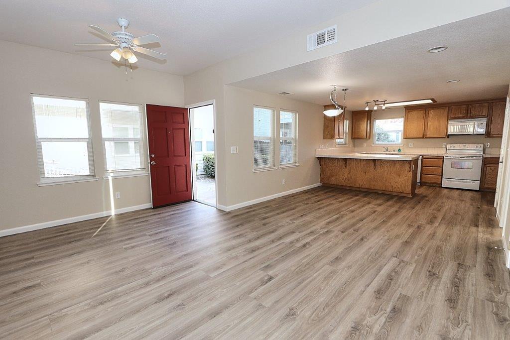 Foto principal - 614 S St