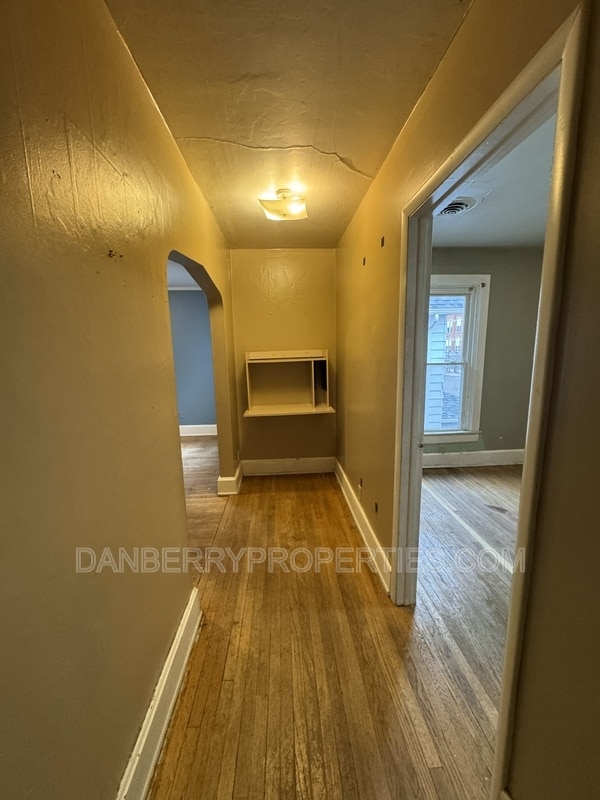 Foto del edificio - 915 N Main St