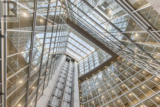 Photo du bâtiment - 650 Queens Quay W