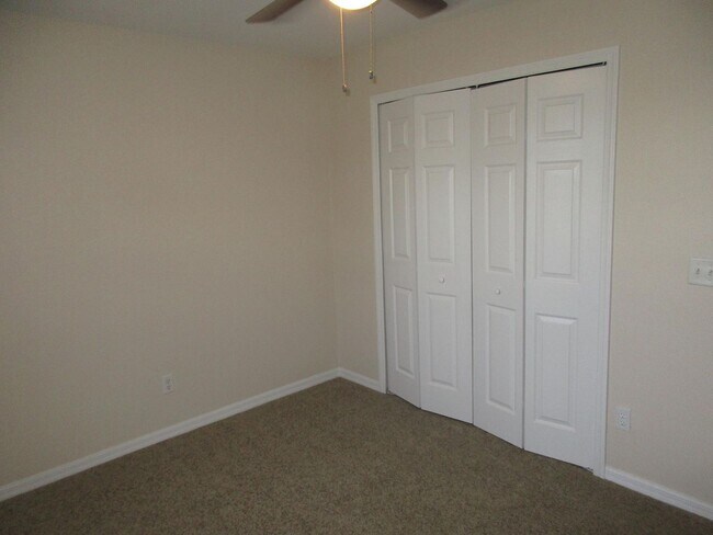 Building Photo - NW area Single Family Home