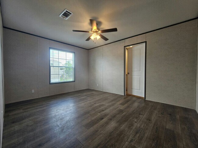 Foto del edificio - 1014 Myakka Dr