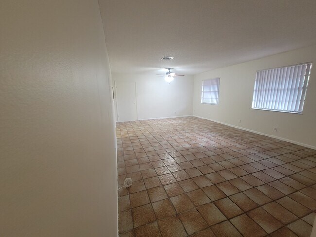 Foto del edificio - 2526 Taylor St