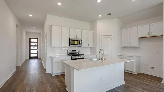 Building Photo - 1813 Walnut Grv Bnd