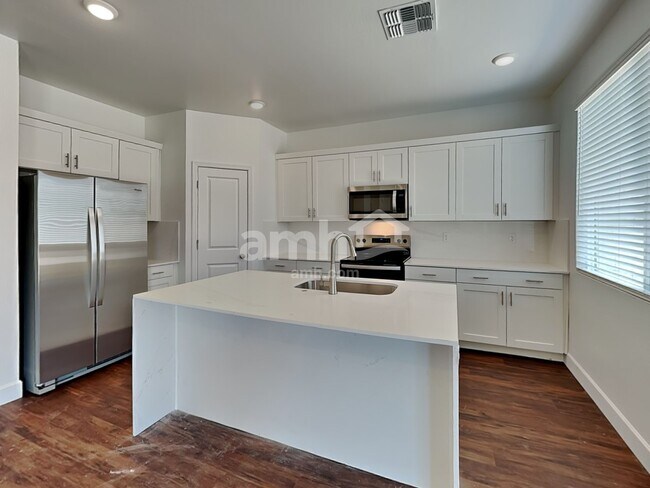 Building Photo - 17116 W Townley Ave