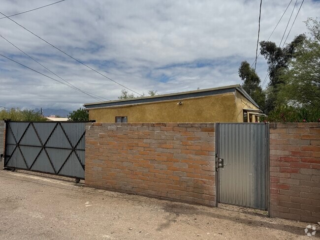 Building Photo - 29 N Melwood Ave