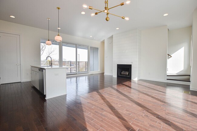 Photo - Tri-Level Condo in White Bridge!