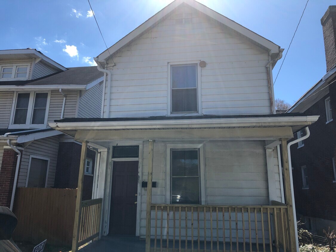 206 Gilmer Ave NW, Roanoke, VA 24016 House Rental in Roanoke, VA