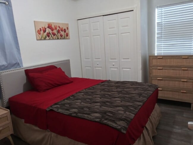 Building Photo - 6827 Rojo Ct