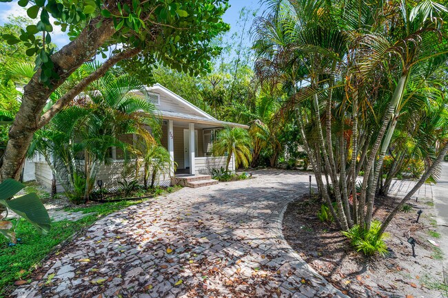 Building Photo - 723 W Las Olas Blvd