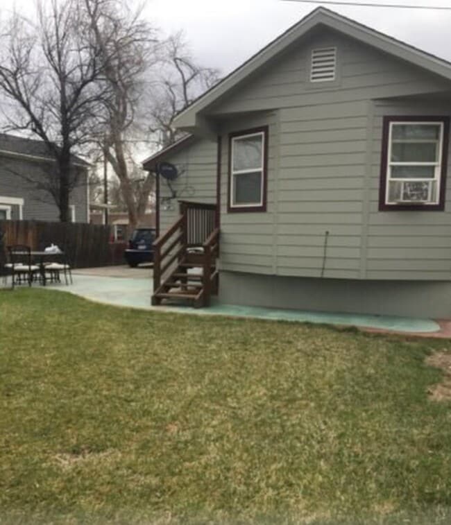 Building Photo - 423 13th Ave