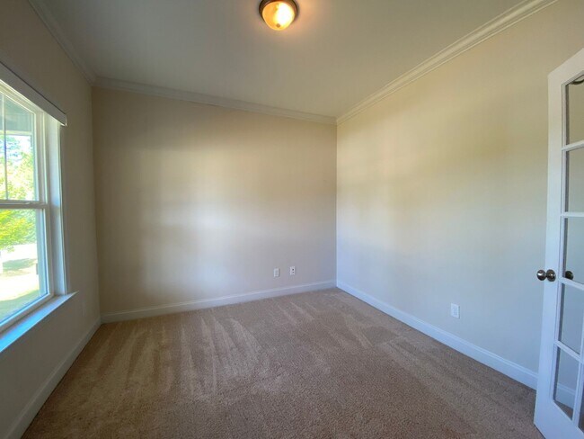 Building Photo - 5BR + # Full Bath Home in The Retreat at B...