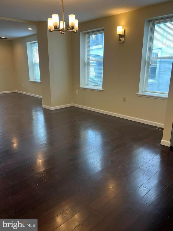 Building Photo - 42 Holland Ave