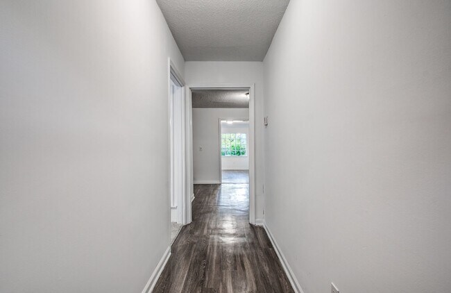 Foto del edificio - 2735 Brentwood Cove