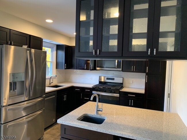 Building Photo - 1072 Springfield Ave