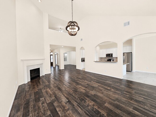 Building Photo - 98 W Knightsbridge Dr